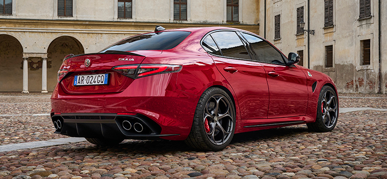 Alfa Romeo Giulia Quadrifoglio - Premium Sedan | Alfa Romeo UK