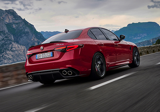 Alfa Romeo Giulia Quadrifoglio - Premium Sedan | Alfa Romeo UK